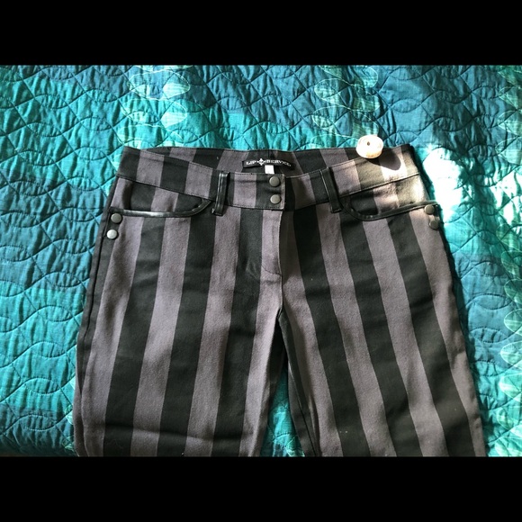 RARE Lip Service Paycho Circus Y2K goth 3/4 capri pants in Black & Grey 2XL - Picture 4 of 7